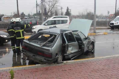 Kocaeli'de 3 Aracın Karıştığı Trafik Kazasında 1 Kişi Yaralandı