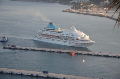 Kuşadası'nda Kruvaziyer Turizm Bereketi