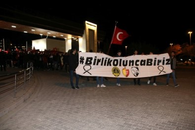 Nevşehir'de Taraftar Öğrenciler 'Bahar Kalkanı Harekatı' Na Destek İçin Yürüdü