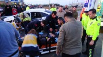 TEM Otoyolu'nda İki Otomobil Kafa Kafaya Çarpıştı Açıklaması 4 Yaralı