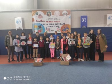 Zonguldak'ta Akıl Ve Zeka Oyunlarında Devrek Birinci Oldu