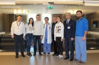 15 Santimetrelik Dev Tümör 14 Saatlik Ameliyat İle Tamamen Çıkarıldı