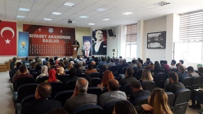 AK Parti Siyaset Akademisi Aydın'da Başladı