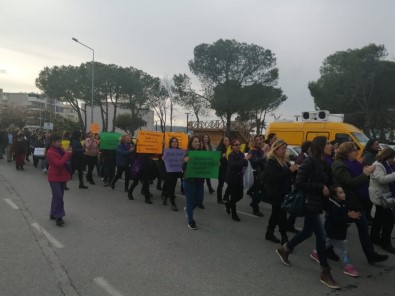 Aliağa'da Kadınlar, Hakları İçin Yürüdü