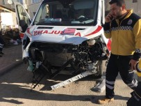 Ambulans Tırla Çarpıştı Açıklaması 3 Yaralı