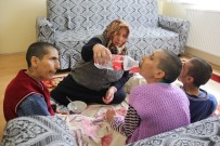 Bakıma Muhtaç Kadın, Üç Engelli Çocuğuna Bakıyor