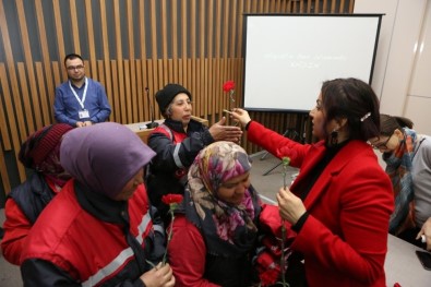 Bolu Belediyesi'nden Kadın Personellere 'Kadınlar Günü' Sürprizi