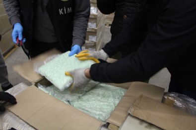 Gümrük Muhafaza Ekipleri Uyuşturucu Tacirlerine Geçit Vermiyor