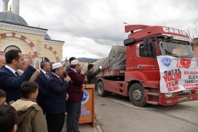 İdlib'e Yardım Tırları Uğurlandı