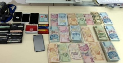 İzmir'de Gaybubet Evlerine Yönelik Operasyonda 27 Tutuklama