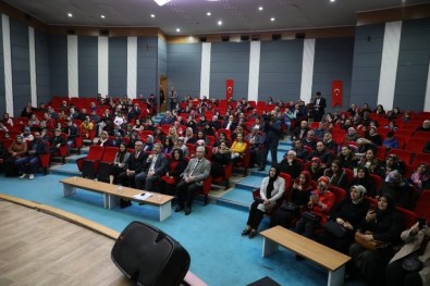 Melikgazi Belediyesi'nde Çölyakla Yaşam Semineri