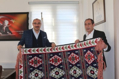 Tutak Belediye Başkanı Duru, Çukurca Belediyesini Ziyaret Etti