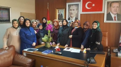 AK Partili Erkök Açıklaması 'Kadınlar Günü'nü Kahraman Türk Kadınlarına İthaf Ediyoruz'
