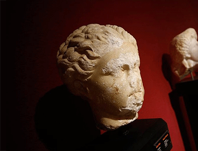 Antalya müzesi'nde 48 yıldır sergilenen portre heykelin Sappho olduğu Belirlendi