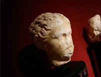 KADINLAR GÜNÜ - Antalya müzesi'nde 48 yıldır sergilenen portre heykelin Sappho olduğu Belirlendi