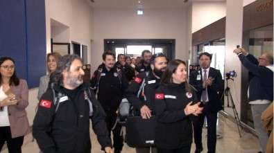 Antartika'daki Türk Bilim Adamları Türkiye'ye Döndü