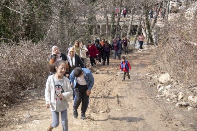 Mersin'de Kadınlar Doğa Yürüyüşünde Buluştu