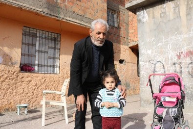 2 Genç Kız, 3 Yaşındaki Çocuğu 3 Dakikada Kaçırdı