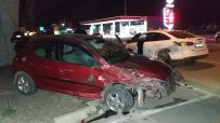Samsun'da İki Otomobil Çarpıştı Açıklaması 1 Yaralı