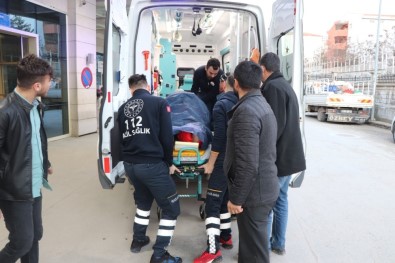 Siirt'te Traktör İle Römork Arasına Sıkışan Bir Kişi Yaralandı