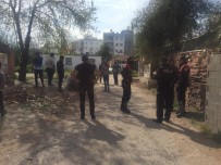 YEŞILDERE - Antalya'da İki Aile Arasında Silahlı Kavga Açıklaması 3 Yaralı
