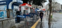 ADIYAMAN VALİLİĞİ - Banka Ve ATM Önlerine Polis Bariyeri