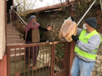 Bu İlçede Yaşlılar Aramıyor, 'İhtiyaçlarınız Var Mı?' Diye Aranıyor