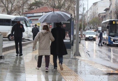 Elazığ'da Şiddetli Yağış Etkili Oldu