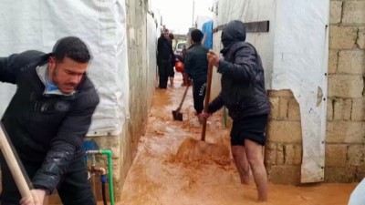 Halep'teki Mülteci Kampı Sular Altında Kaldı