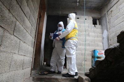 İhtiyaç Sahibi Ailelerin Kartları Adreslerine Teslim Edildi