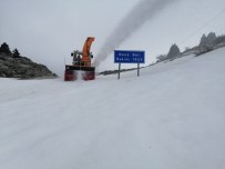 KARAYOLLARI - Kardan Kapanan Seydişehir-Derebucak Yolu Trafiğe Açıldı