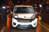 Malatya'da Hafif Ticari Aracın Çarptığı Genç Ağır Yaralandı