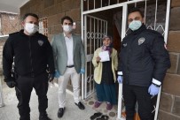 (Özel) Yaşlı Kadın Biriktirdiği Parasını 'Biz Bize Yeteriz Türkiyem' Kampanyasına Bağışladı