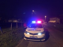 ŞÜPHELİ ARAÇ - Polisin Dur İhtarından Uymayan Şüpheli Araç Sürücüsü Yaya Olarak İzini Kaybettirdi