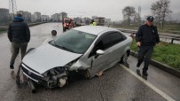 DİREKSİYON - Samsun'da Trafik Kazası Açıklaması 1 Yaralı