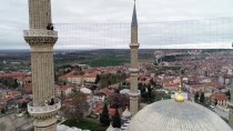 MAHYA - Selimiye Camisi'nin Minarelerine 'Evde Kal Türkiye' Yazılı Mahya Asıldı