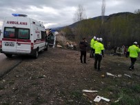 Sivas'ta Otomobil Dereye Uçtu Açıklaması 4 Ölü