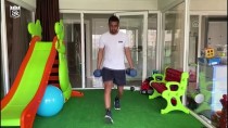 RıZA ÇALıMBAY - Sivassporlu Futbolcular Evinde Çalışıyor