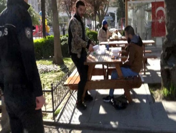 Parkta akılalmaz anlar!