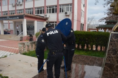 Gercüş'te Korona Virüs Önlemli Polis Haftası Kutlaması