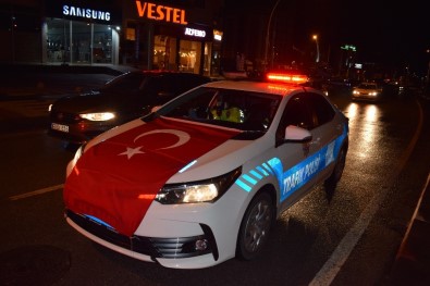 -Malatya'da Polislere Alkışlı Kutlama