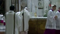 Papa Tarihte İlk Kez Cemaatsiz Paskalya Ayini Düzenledi