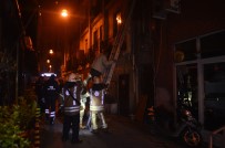 Taksim'deki Bir Binada Çıkan Yangında Mahsur Kalan 9 Kişi Kurtarıldı