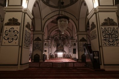 (Özel) 621 Yıllık Tarihi Ulu Cami'deki Sessizlik Böyle Görüntülendi