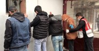 (Özel) İstanbul'un Göbeğinde Sosyal Mesafe Uygulamasında Torbacılara Suçüstü