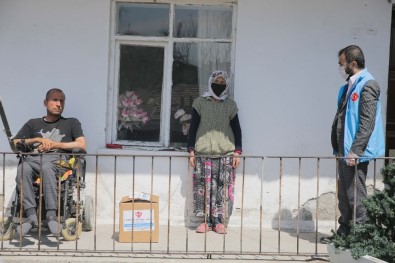 TDV Gönüllüleri Ve Din Görevlileri Yaşlıların Yardımına Koşuyor
