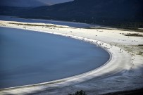 Türkiye'nin Maldivleri Olarak Bilinen Salda Gölü Ziyarete Kapatıldı Haberi