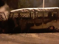 Yalova'da Minibüs Alev Alev Yandı
