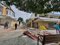 Alanya'da Mimari Projeye Aykırı Kaçak Yapı Yıkıldı