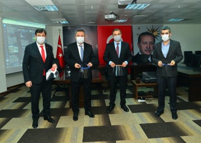 Maskeler Emniyete Teslim Edildi